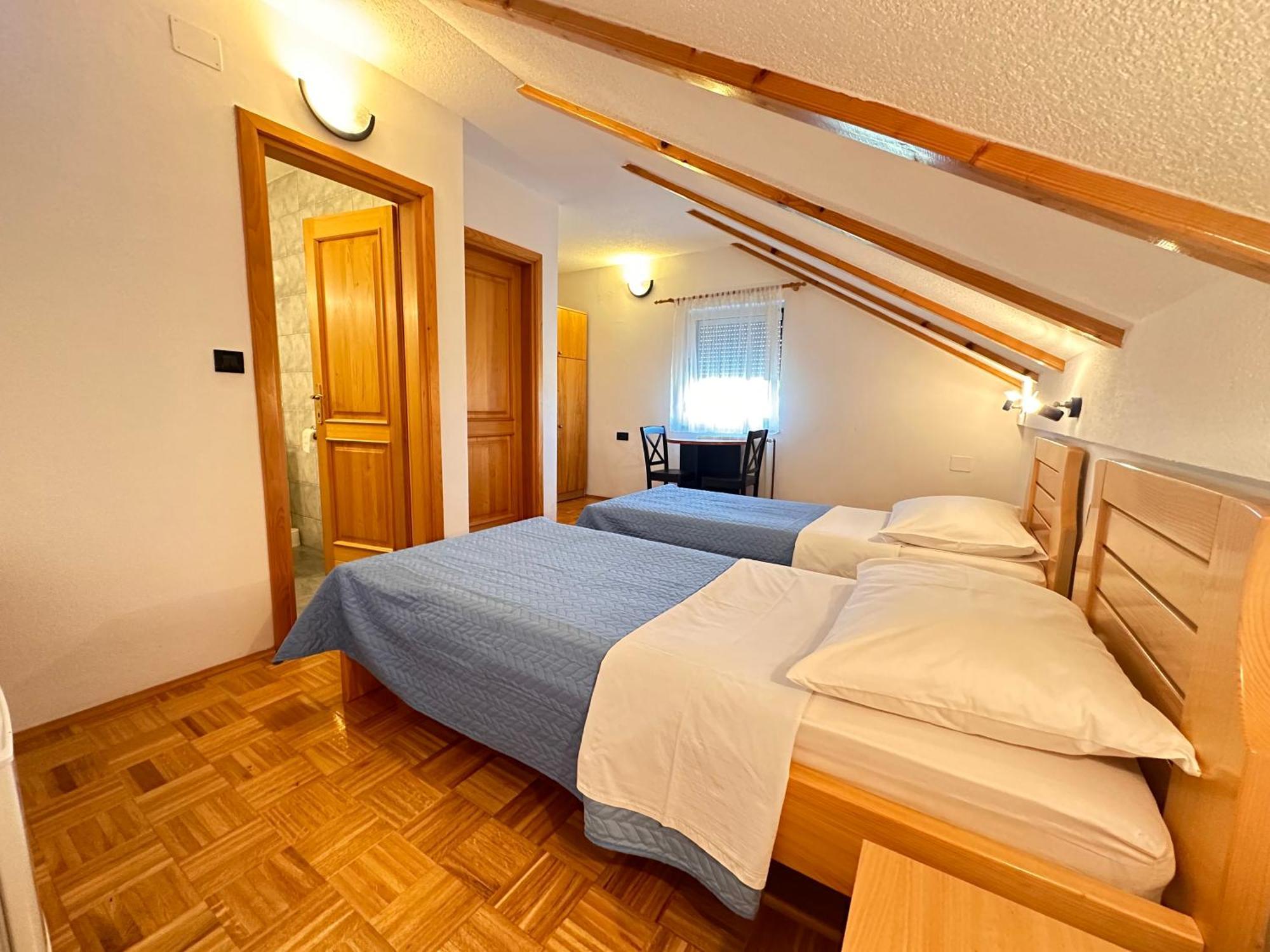 אוטוצאץ Apartman Miramare מראה חיצוני תמונה
